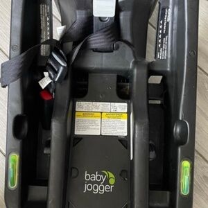 Baby jogger base for car seat